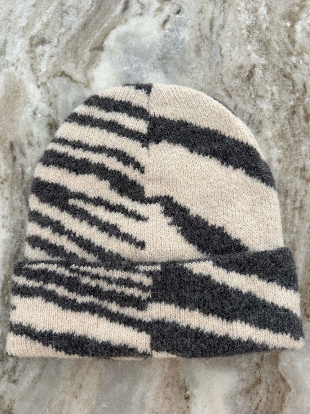 NWT Anthropologie Zebra-Stripe Knit Beanie - Cream & Black